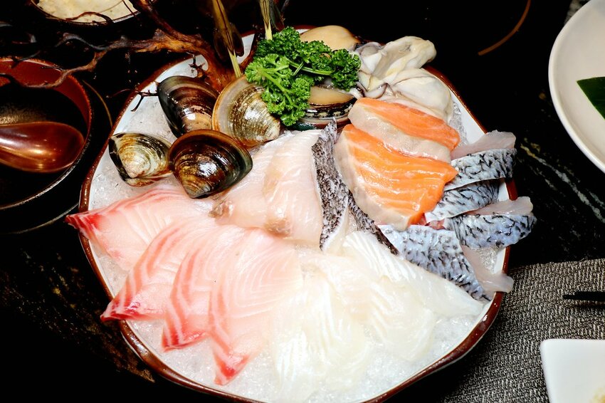 火鍋界的PRADA.木曜4超玩推薦.貼心桌邊服務.大安區頂級火鍋.約會餐廳推薦♥二本松涮涮屋♥(文末菜單)