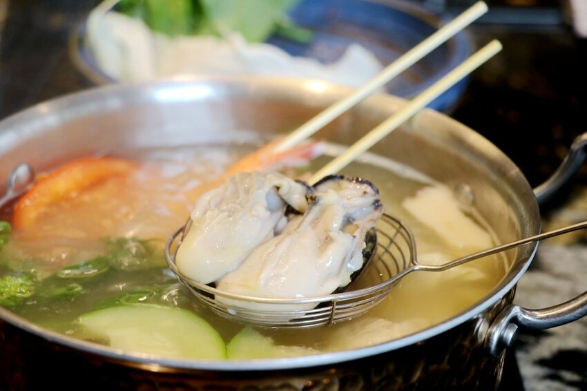 火鍋界的PRADA.木曜4超玩推薦.貼心桌邊服務.大安區頂級火鍋.約會餐廳推薦♥二本松涮涮屋♥(文末菜單)