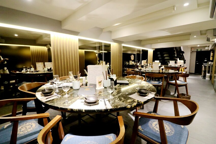 火鍋界的PRADA.木曜4超玩推薦.貼心桌邊服務.大安區頂級火鍋.約會餐廳推薦♥二本松涮涮屋♥(文末菜單)