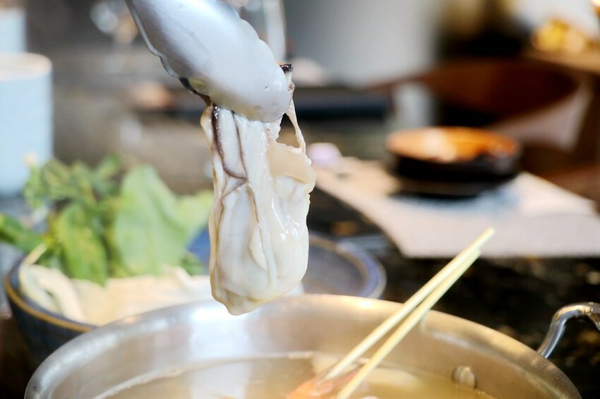 火鍋界的PRADA.木曜4超玩推薦.貼心桌邊服務.大安區頂級火鍋.約會餐廳推薦♥二本松涮涮屋♥(文末菜單)