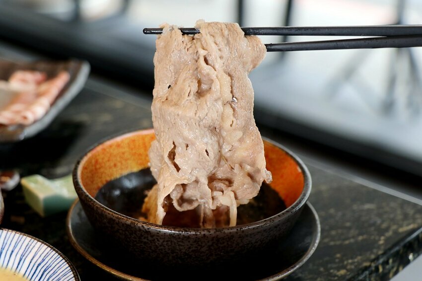 火鍋界的PRADA.木曜4超玩推薦.貼心桌邊服務.大安區頂級火鍋.約會餐廳推薦♥二本松涮涮屋♥(文末菜單)