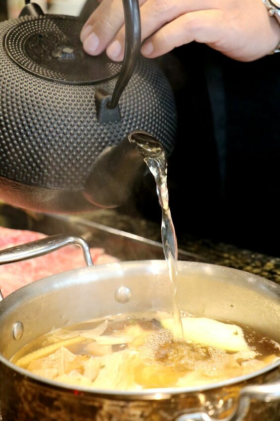 火鍋界的PRADA.木曜4超玩推薦.貼心桌邊服務.大安區頂級火鍋.約會餐廳推薦♥二本松涮涮屋♥(文末菜單)