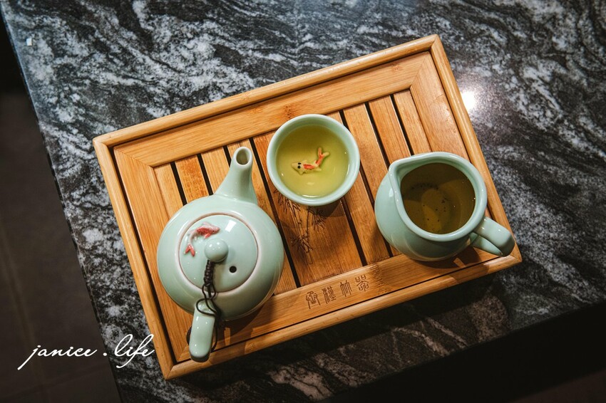 台北大安火鍋推薦|二本松涮涮屋|只想給您最好的頂級鍋物|生猛松葉蟹豪華四吃 – 潔妮食旅生活