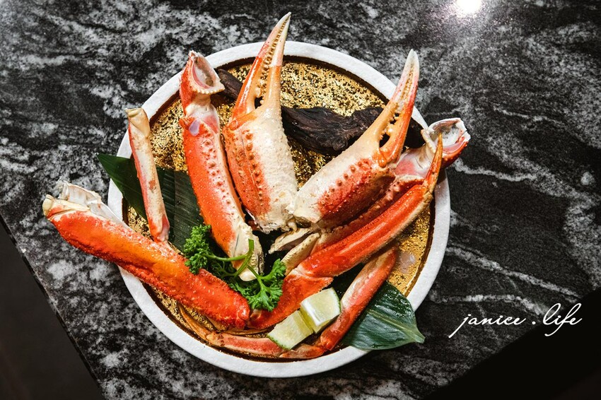 台北大安火鍋推薦|二本松涮涮屋|只想給您最好的頂級鍋物|生猛松葉蟹豪華四吃 – 潔妮食旅生活