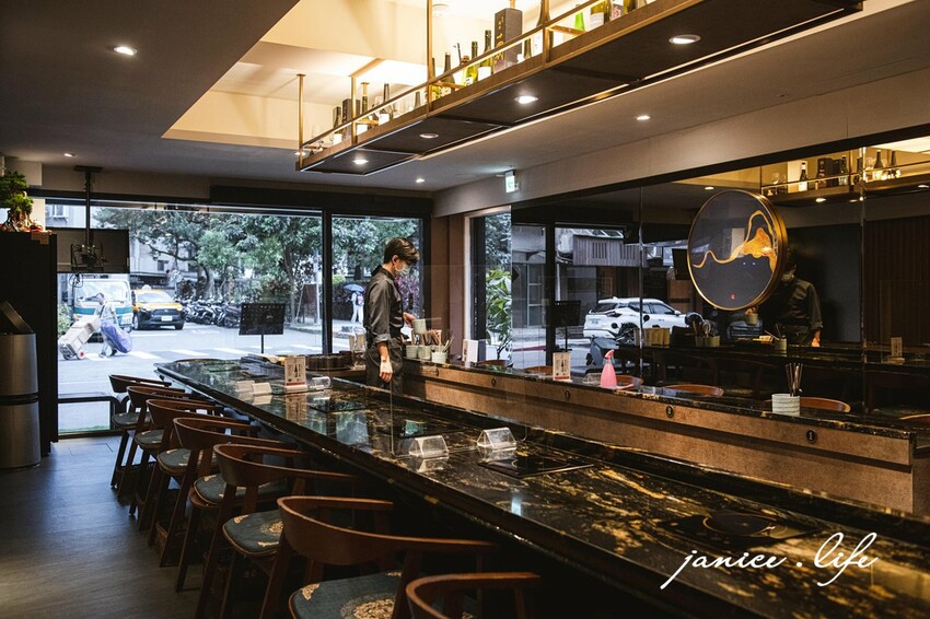 台北大安火鍋推薦|二本松涮涮屋|只想給您最好的頂級鍋物|生猛松葉蟹豪華四吃 – 潔妮食旅生活