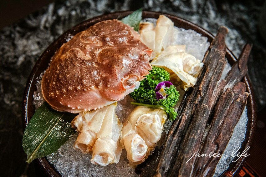 台北大安火鍋推薦|二本松涮涮屋|只想給您最好的頂級鍋物|生猛松葉蟹豪華四吃 – 潔妮食旅生活