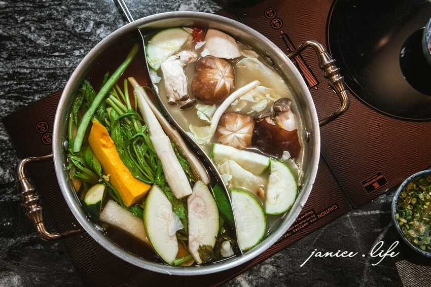 台北大安火鍋推薦|二本松涮涮屋|只想給您最好的頂級鍋物|生猛松葉蟹豪華四吃 – 潔妮食旅生活