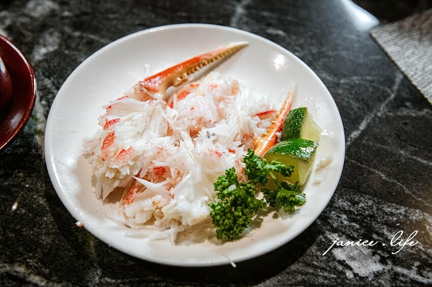 台北大安火鍋推薦|二本松涮涮屋|只想給您最好的頂級鍋物|生猛松葉蟹豪華四吃 – 潔妮食旅生活