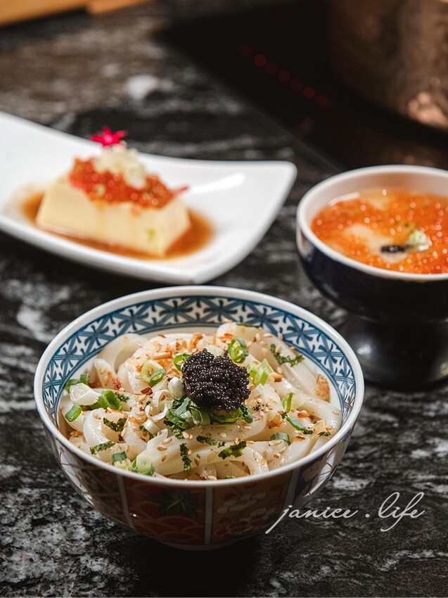 台北大安火鍋推薦|二本松涮涮屋|只想給您最好的頂級鍋物|生猛松葉蟹豪華四吃 – 潔妮食旅生活