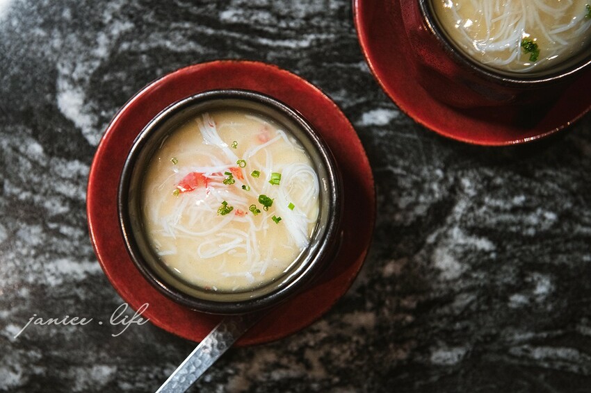 台北大安火鍋推薦|二本松涮涮屋|只想給您最好的頂級鍋物|生猛松葉蟹豪華四吃 – 潔妮食旅生活