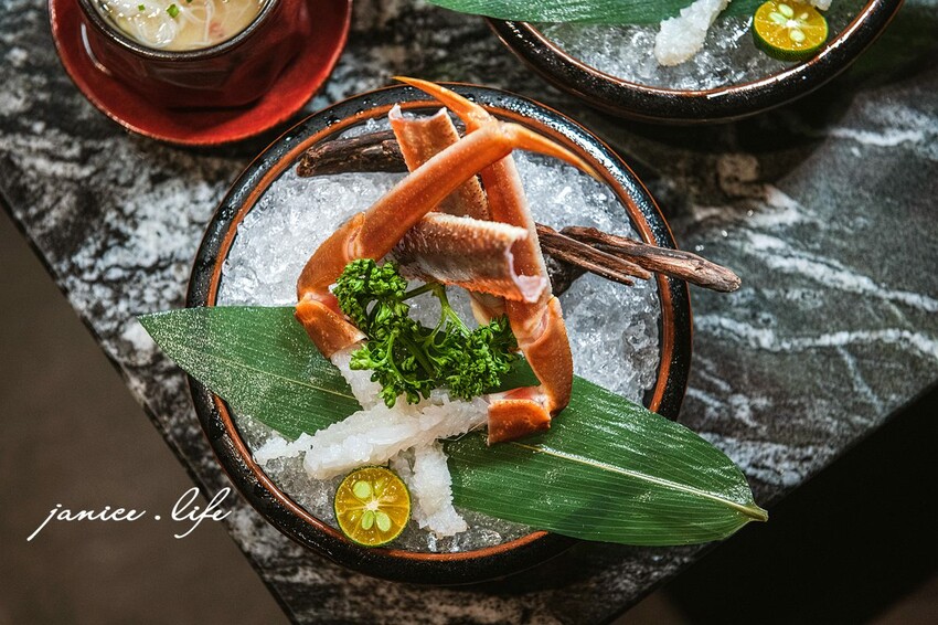 台北大安火鍋推薦|二本松涮涮屋|只想給您最好的頂級鍋物|生猛松葉蟹豪華四吃 – 潔妮食旅生活