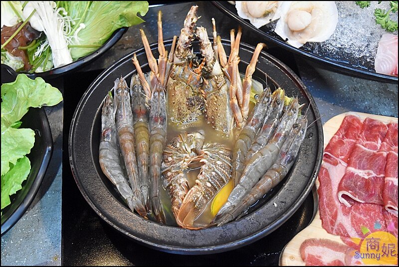 銄鍋。台中東區火鍋吃到飽158元起免服務費!濕式熟成冷藏肉附自助吧吃到飽呷免驚-商妮吃喝遊樂