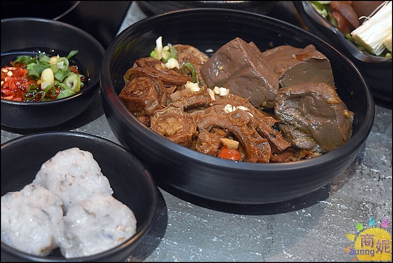 銄鍋。台中東區火鍋吃到飽158元起免服務費!濕式熟成冷藏肉附自助吧吃到飽呷免驚-商妮吃喝遊樂