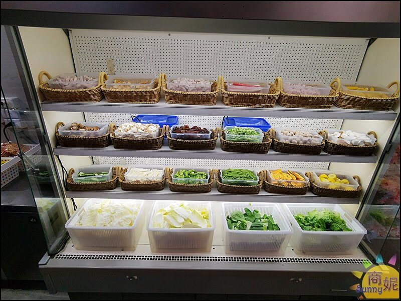 銄鍋。台中東區火鍋吃到飽158元起免服務費!濕式熟成冷藏肉附自助吧吃到飽呷免驚-商妮吃喝遊樂