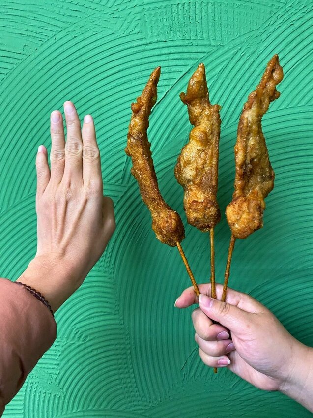 [台中西屯區] 大腿我最粗 炸雞專賣｜吃貨必點品項推薦｜厚又大塊的無骨八兩雞腿｜銅板價讓你爽爽吃美味炸雞｜內附菜單