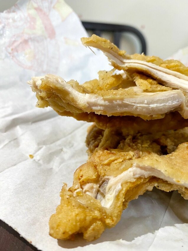 [台中西屯區] 大腿我最粗 炸雞專賣｜吃貨必點品項推薦｜厚又大塊的無骨八兩雞腿｜銅板價讓你爽爽吃美味炸雞｜內附菜單