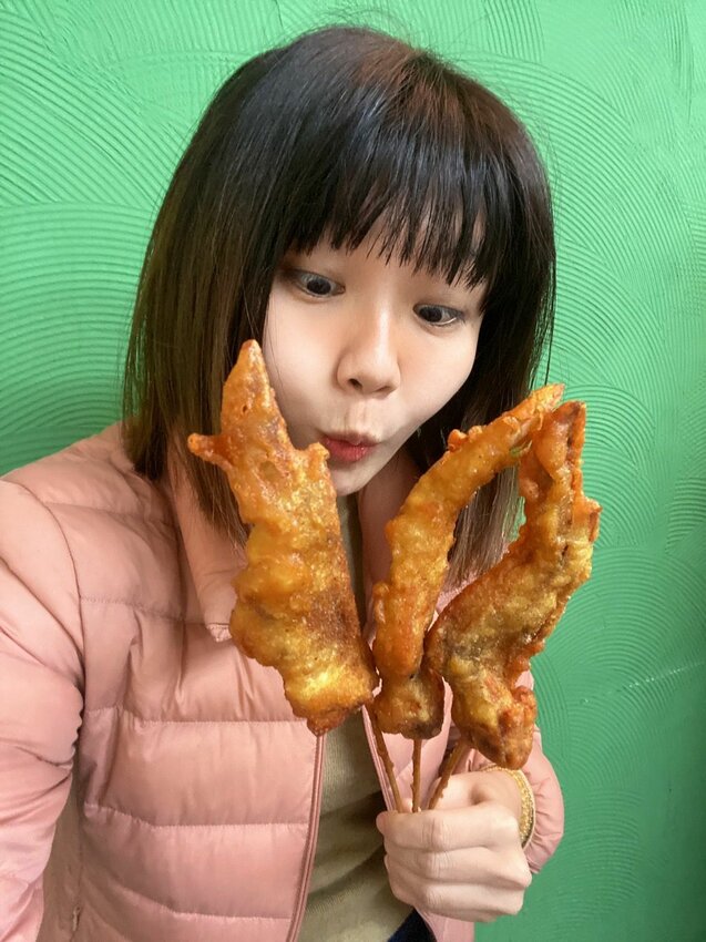 [台中西屯區] 大腿我最粗 炸雞專賣｜吃貨必點品項推薦｜厚又大塊的無骨八兩雞腿｜銅板價讓你爽爽吃美味炸雞｜內附菜單