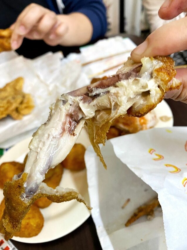 [台中西屯區] 大腿我最粗 炸雞專賣｜吃貨必點品項推薦｜厚又大塊的無骨八兩雞腿｜銅板價讓你爽爽吃美味炸雞｜內附菜單