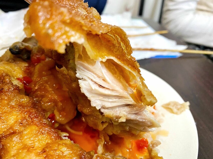 [台中西屯區] 大腿我最粗 炸雞專賣｜吃貨必點品項推薦｜厚又大塊的無骨八兩雞腿｜銅板價讓你爽爽吃美味炸雞｜內附菜單