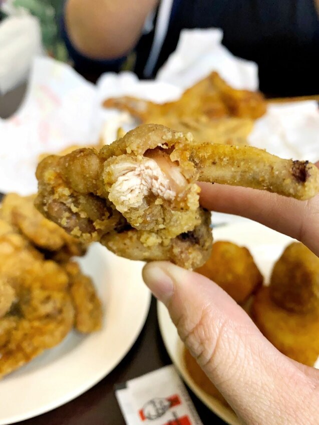 [台中西屯區] 大腿我最粗 炸雞專賣｜吃貨必點品項推薦｜厚又大塊的無骨八兩雞腿｜銅板價讓你爽爽吃美味炸雞｜內附菜單