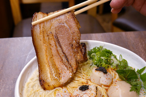 松江南京拉麵-豚海拉麵製作所，四平陽光商圈外帶烏龍麵 (16).jpg