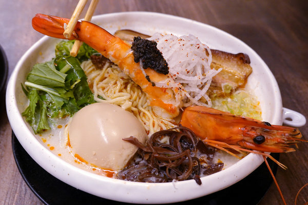 松江南京拉麵-豚海拉麵製作所，四平陽光商圈外帶烏龍麵 (26).jpg