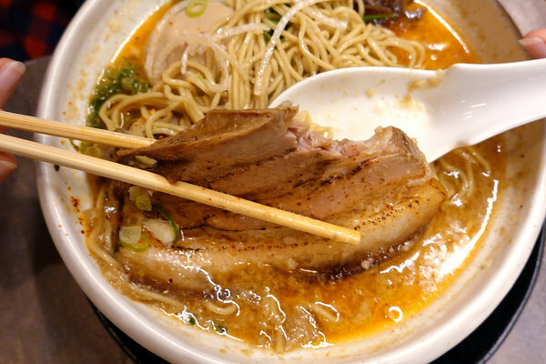 松江南京拉麵-豚海拉麵製作所，四平陽光商圈外帶烏龍麵 (17).jpg