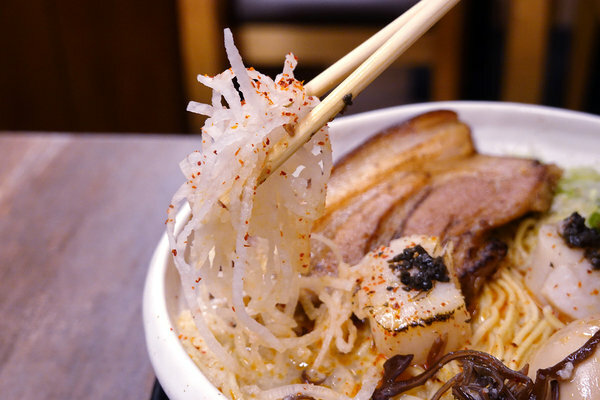 松江南京拉麵-豚海拉麵製作所，四平陽光商圈外帶烏龍麵 (20).jpg