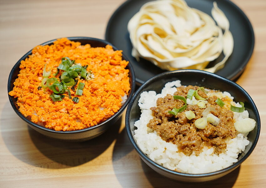 【中壢美食】藏王極上鍋物．頂級肉品+無毒蔬菜+飲品喝到飽+美味甜點!