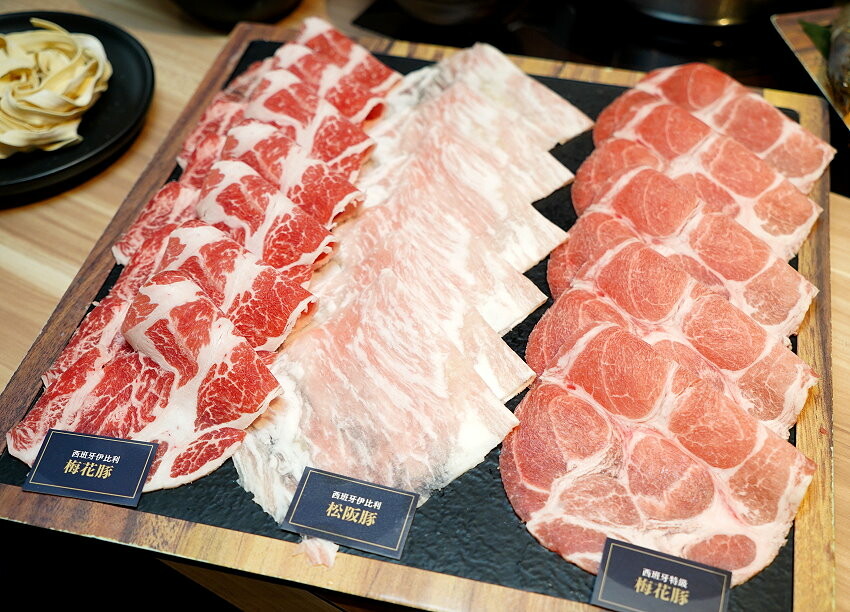 【中壢美食】藏王極上鍋物．頂級肉品+無毒蔬菜+飲品喝到飽+美味甜點!