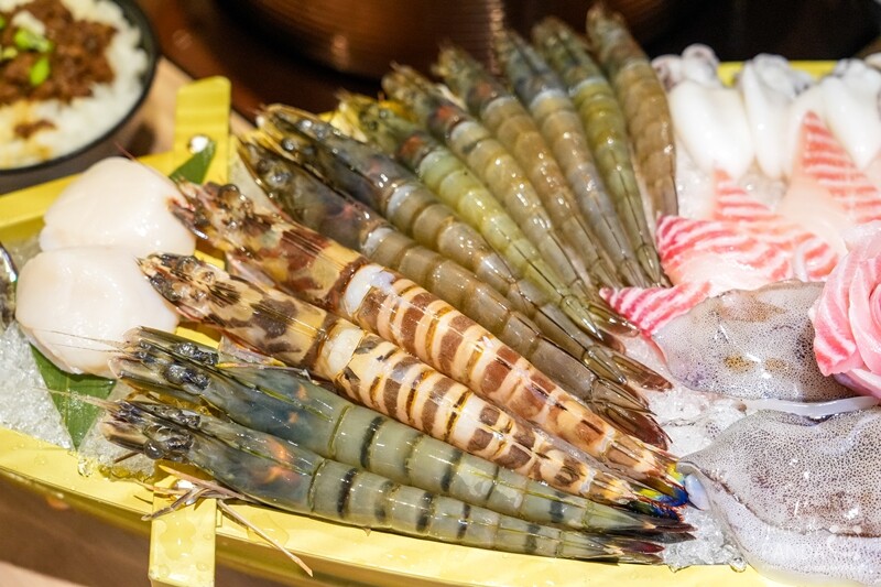 桃園中壢|藏王極上鍋物中壢店.2023桃園金牌好店&超級人氣王~浮誇系海陸餐20盎司肉盤x海鮮船好吸睛!