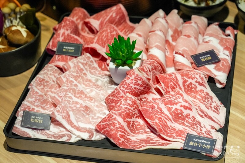 桃園中壢|藏王極上鍋物中壢店.2023桃園金牌好店&超級人氣王~浮誇系海陸餐20盎司肉盤x海鮮船好吸睛!