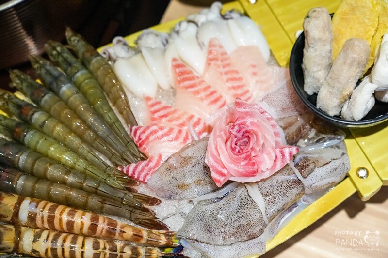 桃園中壢|藏王極上鍋物中壢店.2023桃園金牌好店&超級人氣王~浮誇系海陸餐20盎司肉盤x海鮮船好吸睛!