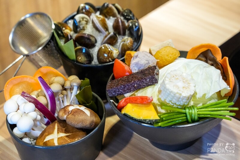 桃園中壢|藏王極上鍋物中壢店.2023桃園金牌好店&超級人氣王~浮誇系海陸餐20盎司肉盤x海鮮船好吸睛!