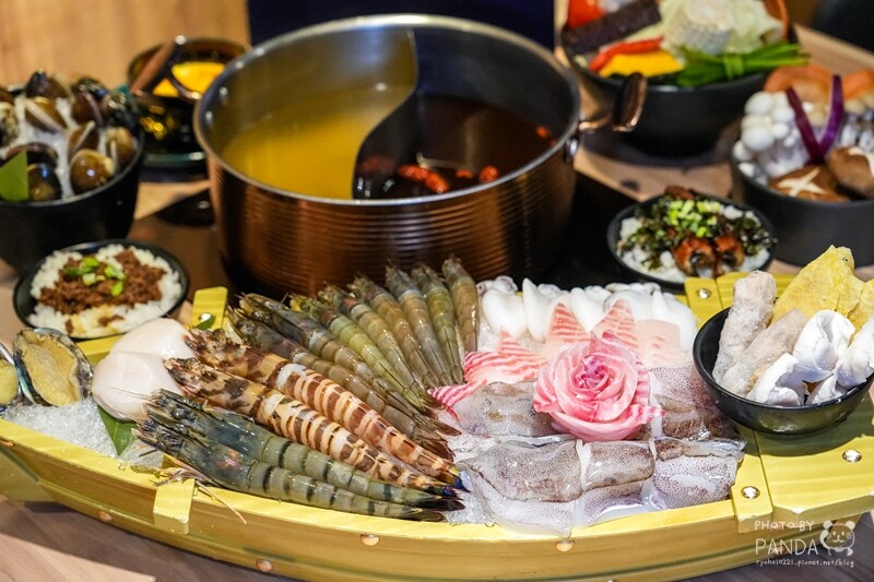 桃園中壢|藏王極上鍋物中壢店.2023桃園金牌好店&超級人氣王~浮誇系海陸餐20盎司肉盤x海鮮船好吸睛!