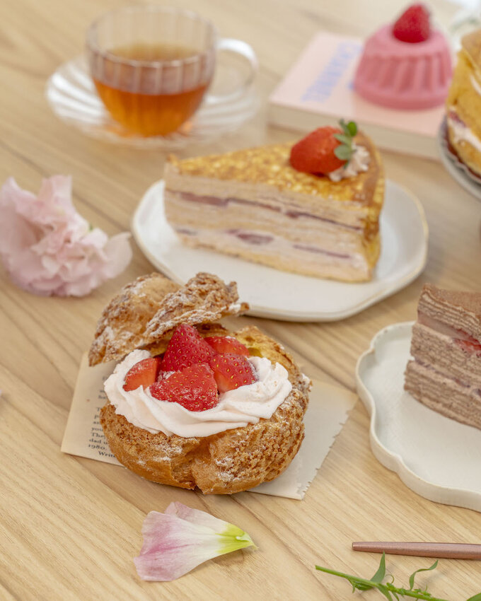 台北美食 皮皮手作千層｜螞蟻人開吃！南港人氣「草莓千層蛋糕」酸甜美味，必須抓住草莓季的尾巴～ · 算命的說我很愛吃