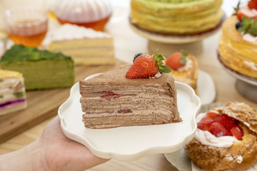 台北美食 皮皮手作千層｜螞蟻人開吃！南港人氣「草莓千層蛋糕」酸甜美味，必須抓住草莓季的尾巴～ · 算命的說我很愛吃