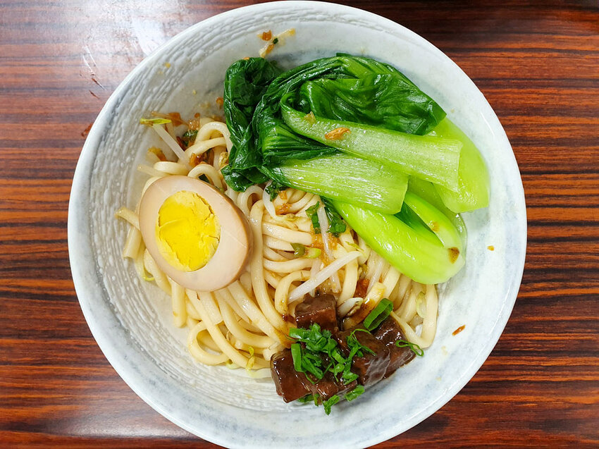 【左營美食】醬魂拌麵 冬日暖胃全台首創醬魂六神湯｜化骨綿掌醬燒排骨拌麵 江浙名菜醬燒醬滷