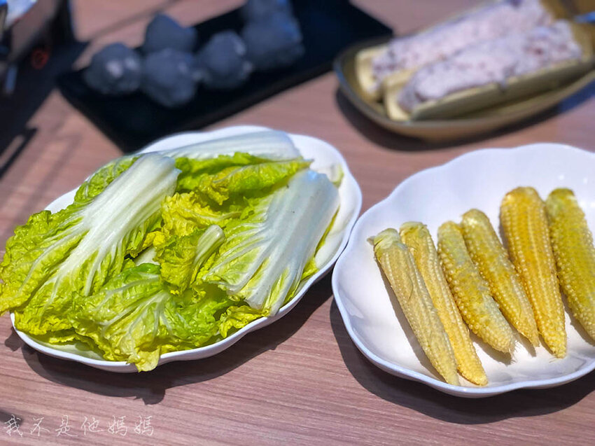 捷運中和站美食,中和站火鍋,中和站韓式,新北韓式料理,中和站痛風鍋,中和站龍蝦,中和站宵夜,中和站慶生,中和站居酒屋