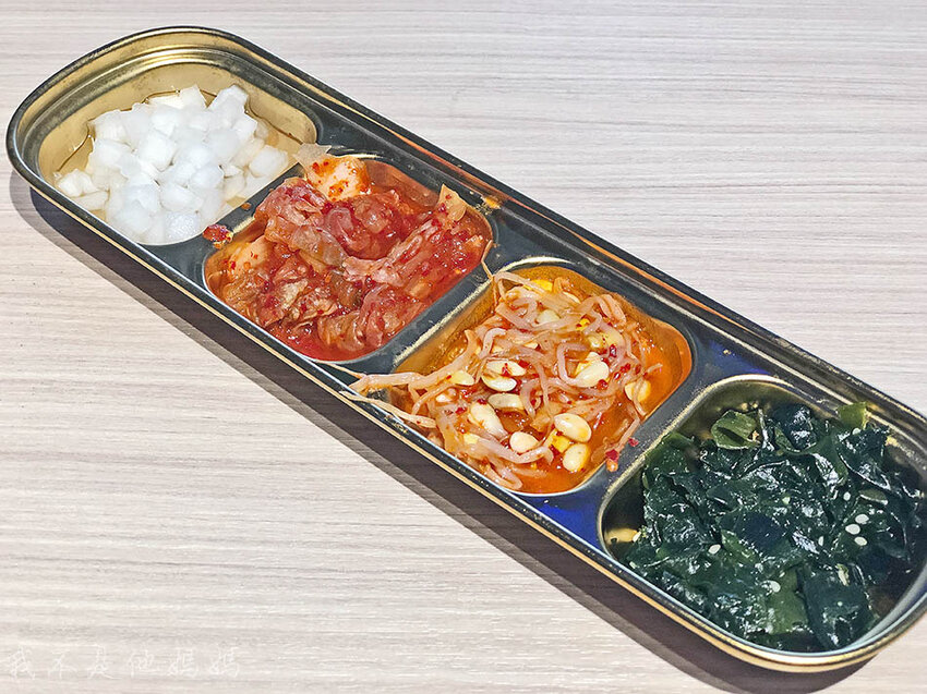 捷運中和站美食,中和站火鍋,中和站韓式,新北韓式料理,中和站痛風鍋,中和站龍蝦,中和站宵夜,中和站慶生,中和站居酒屋