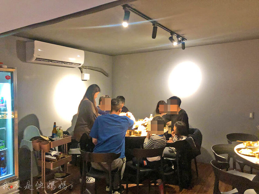 捷運中和站美食,中和站火鍋,中和站韓式,新北韓式料理,中和站痛風鍋,中和站龍蝦,中和站宵夜,中和站慶生,中和站居酒屋