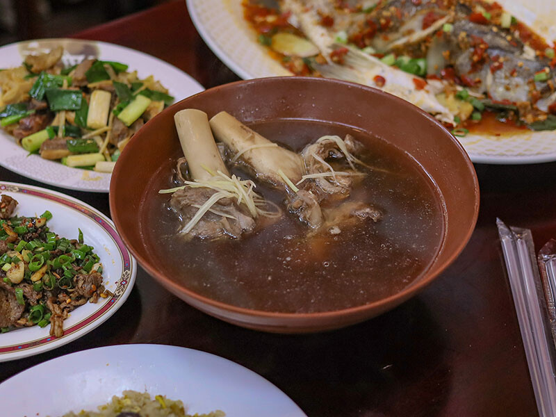 阿桂羊牛雜 | 新竹北門街上湖南大菜平價吃不馬虎！拒絕客製化的道地口味，別再說阿桂臉臭啦！