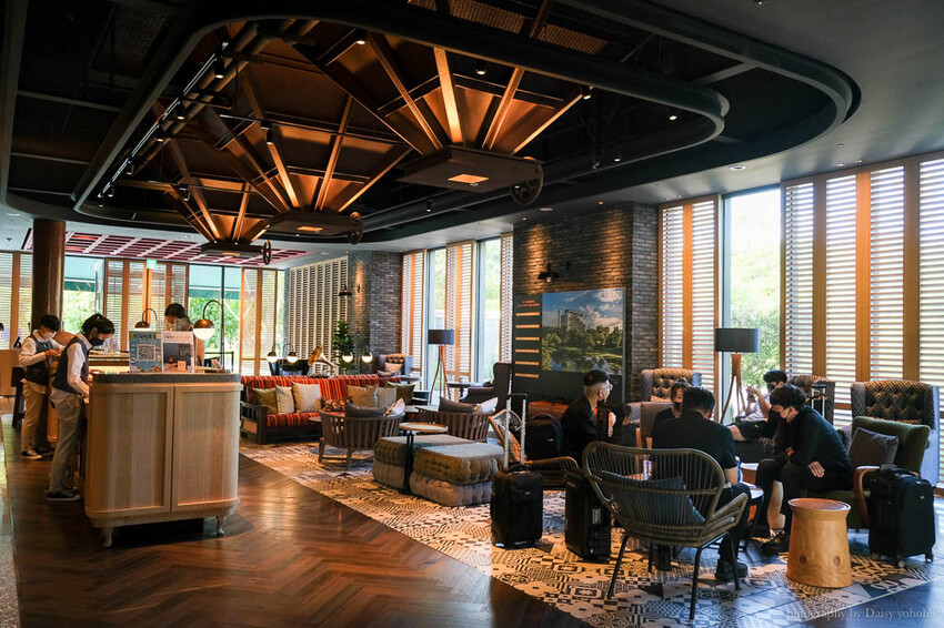 捷絲旅台南十鼓館｜渡假風露天泳池、超Chill lounge 24hrs零間斷提供免費咖啡！