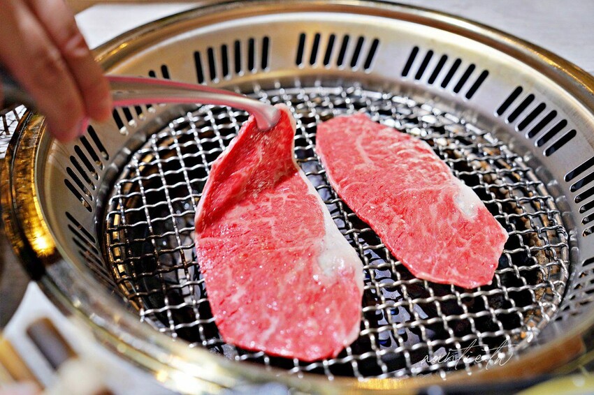 【台北】市政府站｜揪餖燒肉，信義區和牛燒肉推薦，ATT 4 FUN 美食