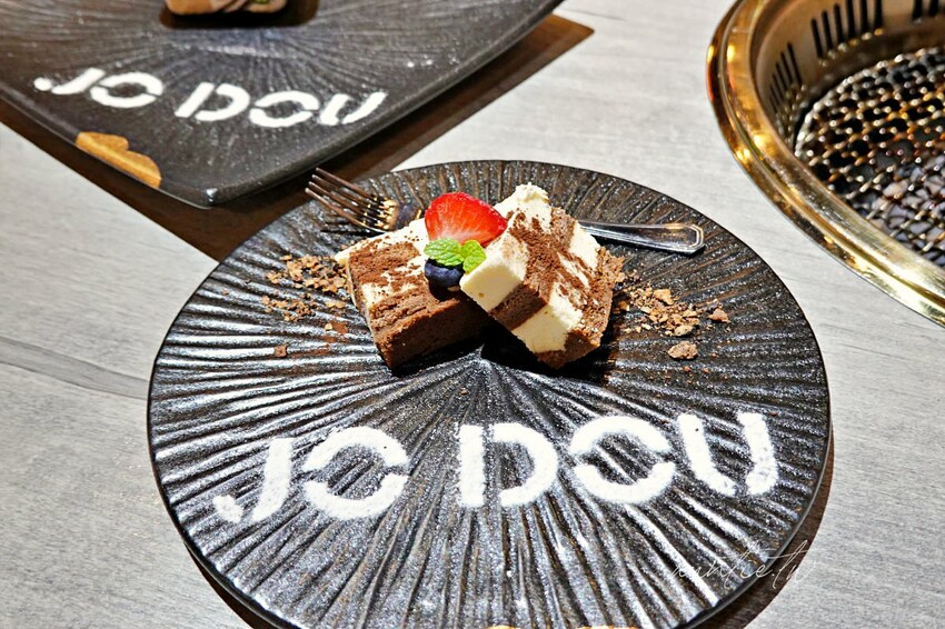 【台北】市政府站｜揪餖燒肉，信義區和牛燒肉推薦，ATT 4 FUN 美食