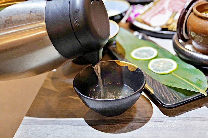 【台北】市政府站｜揪餖燒肉，信義區和牛燒肉推薦，ATT 4 FUN 美食