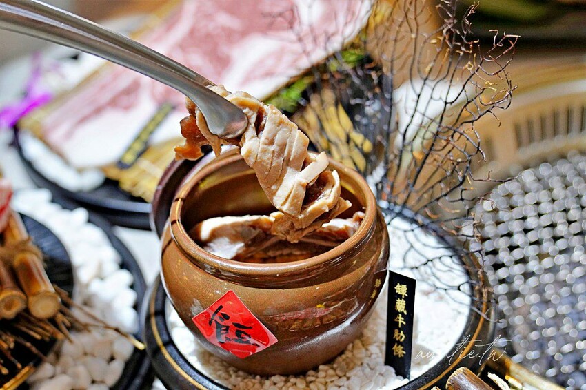 【台北】市政府站｜揪餖燒肉，信義區和牛燒肉推薦，ATT 4 FUN 美食