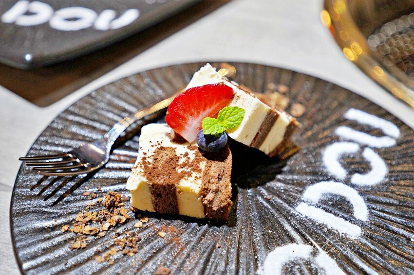 【台北】市政府站｜揪餖燒肉，信義區和牛燒肉推薦，ATT 4 FUN 美食