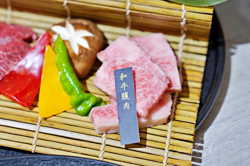 【台北】市政府站｜揪餖燒肉，信義區和牛燒肉推薦，ATT 4 FUN 美食