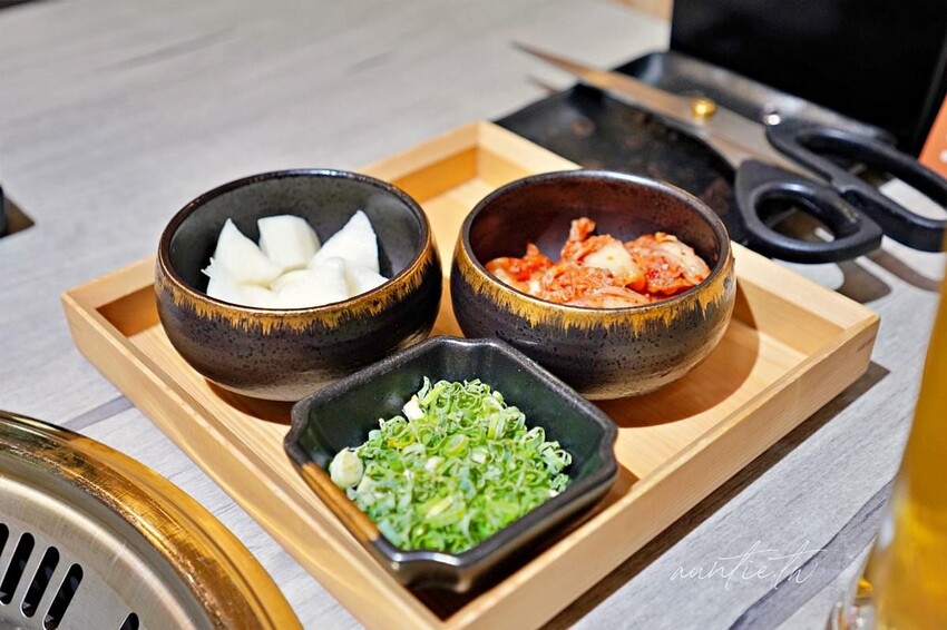 【台北】市政府站｜揪餖燒肉，信義區和牛燒肉推薦，ATT 4 FUN 美食